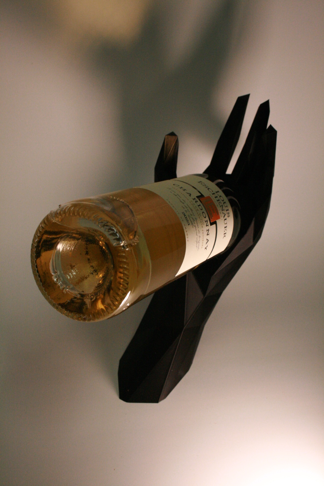 Рука (подставка под вино) 9